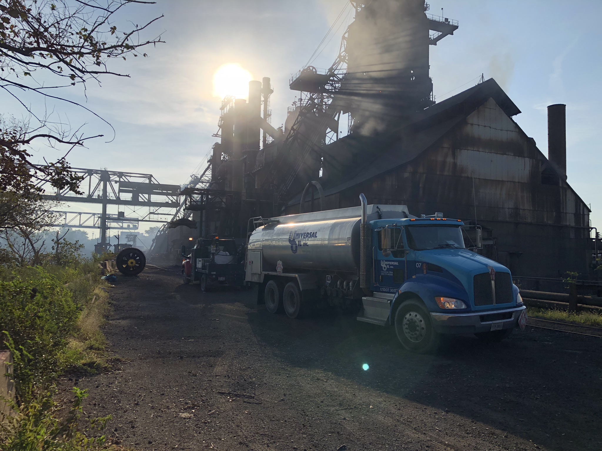 Image of a Universal Oil truck at a steel mill