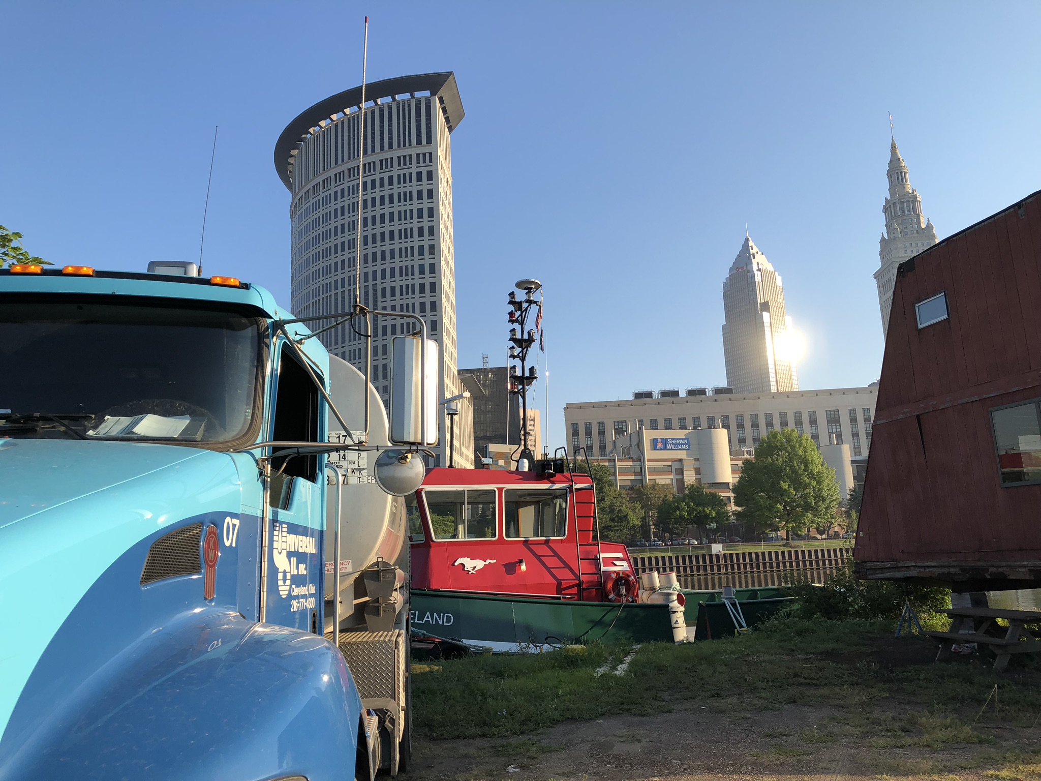 Image of a Universal Oil truck providing marine fuel