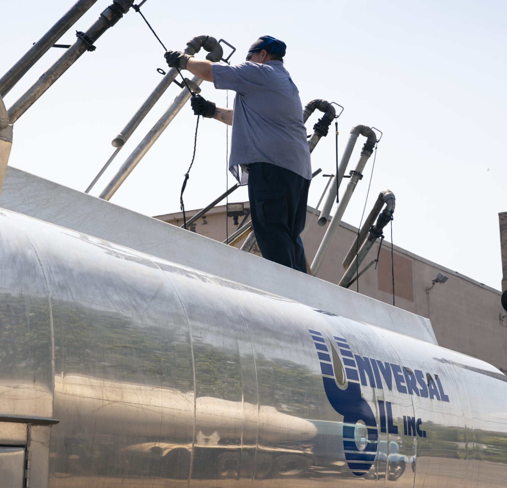 Image of Universal Oil employee at work