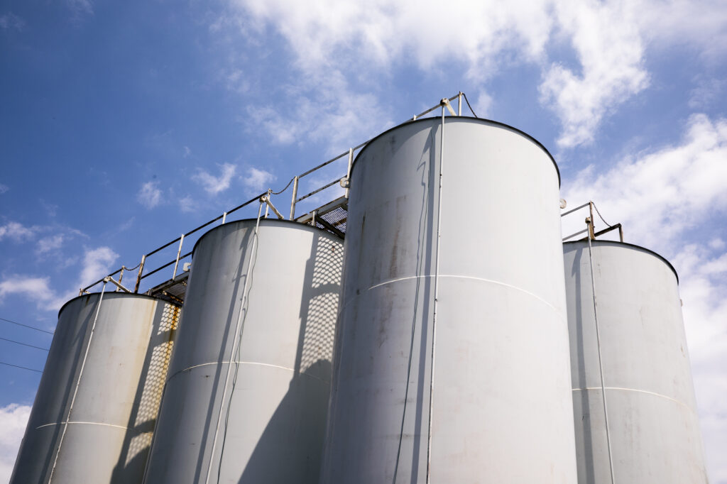 Image of a Universal Oil fuel tank farm.